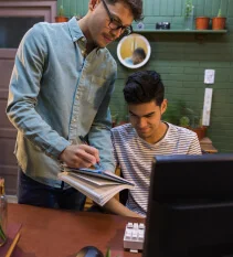 تقديم الاستشارات الإدارية والتعليمية والتربويّة للمدارس